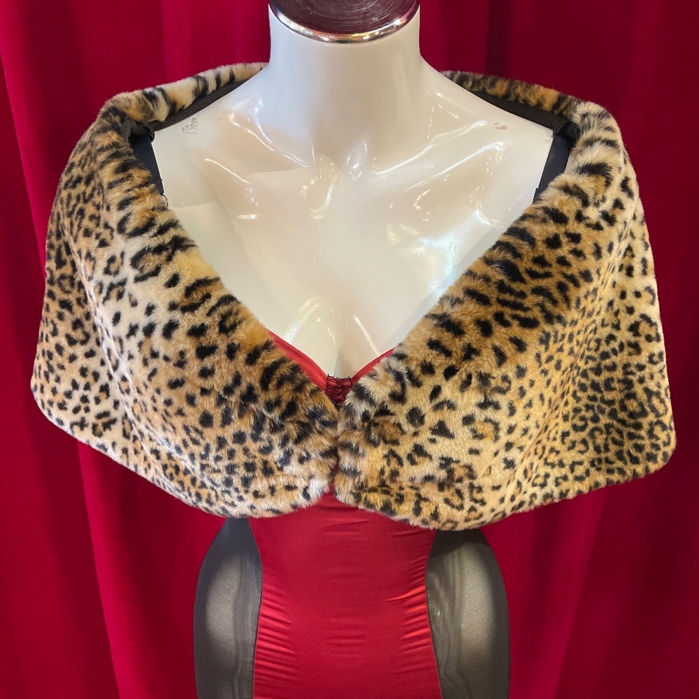 Luxuriously Soft Faux Fur Leopard Cheetah Print Wrap Stole Scarf Vintage Glamour